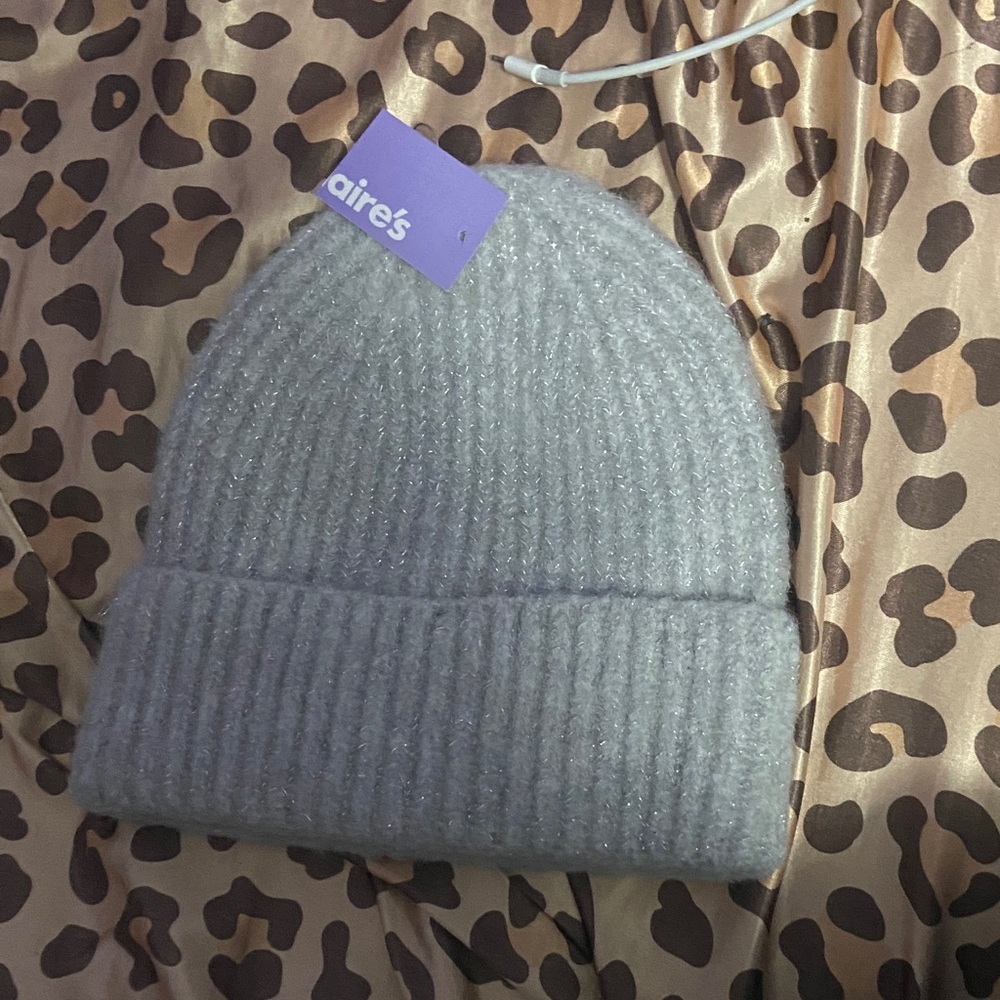 NWT claire’s sparkly gray knit beanie